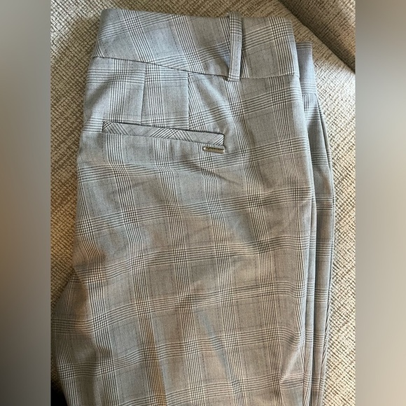 ⭐️ Calvin Klein grey plaid dress cropped pants- size 10 - Picture 4 of 4
